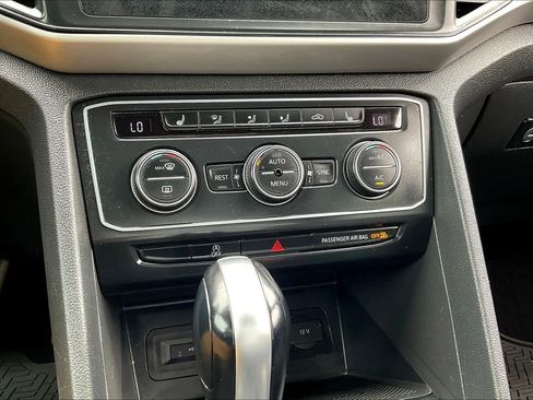 Used 2021 Volkswagen Atlas SE FWD image 32