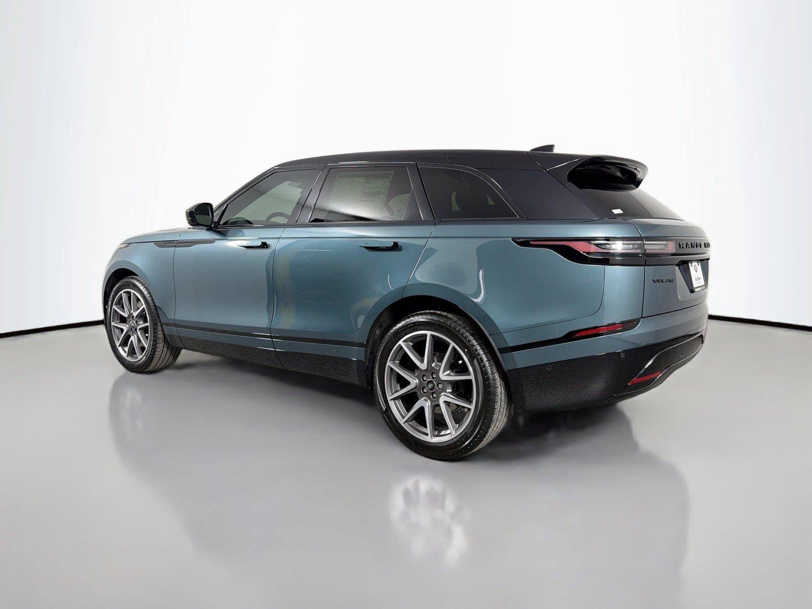 Certified 2026 Land Rover Range Rover Velar Dynamic SE AWD/4WD image 7