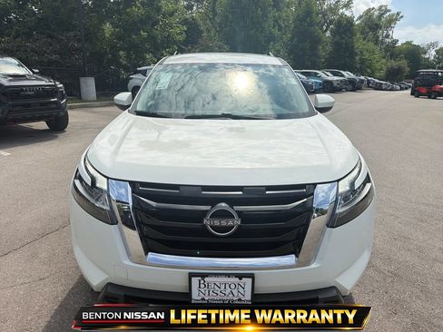 Used 2022 Nissan Pathfinder SV FWD image 10