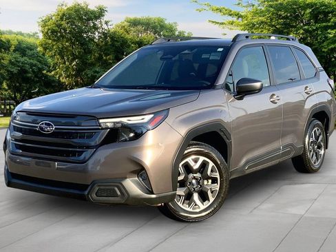 Used 2025 Subaru Forester Premium AWD/4WD image 1