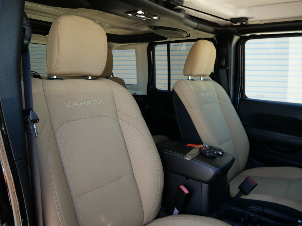 Used 2021 Jeep Wrangler Unlimited Sahara AWD/4WD image 16