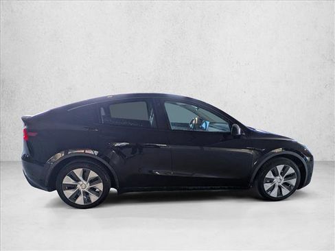 Used 2021 Tesla Model Y Long Range image 4