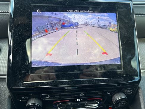 Used 2024 Jeep Grand Cherokee Altitude image 11