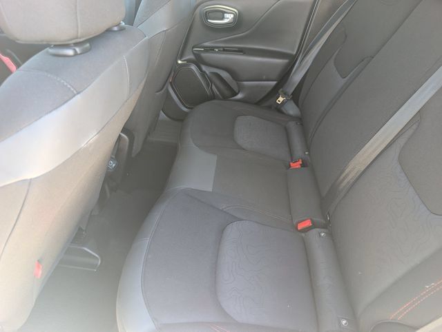 Used 2023 Jeep Renegade Trailhawk AWD/4WD image 18
