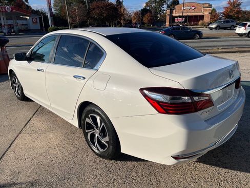 Used 2017 Honda Accord LX image 4