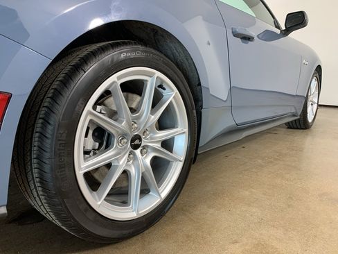 Used 2025 Ford Mustang GT Premium image 9