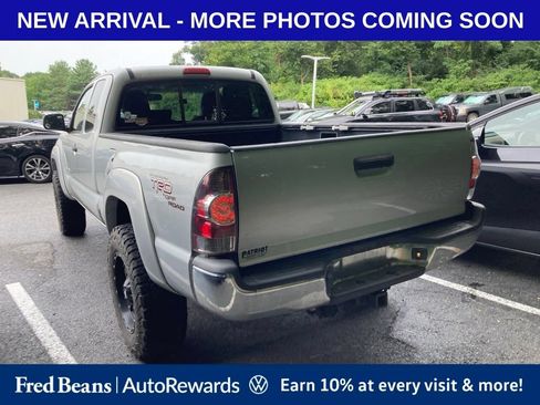 Used 2009 Toyota Tacoma 4x4 Access Cab V6 w/ TRD Off-Road Pkg image 4