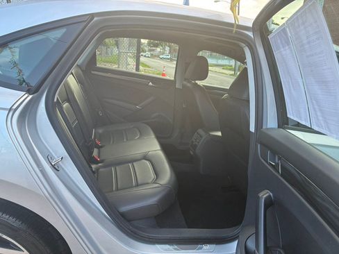 Used 2020 Volkswagen Passat 2.0T R-Line FWD image 12