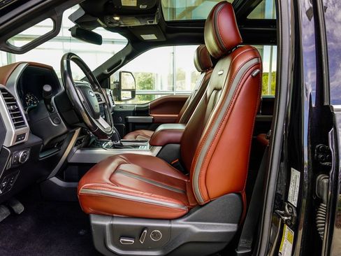 Used 2019 Ford F150 Platinum w/ Equipment Group 701A Luxury image 41