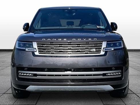 Used 2024 Land Rover Range Rover Long Wheelbase SE image 2