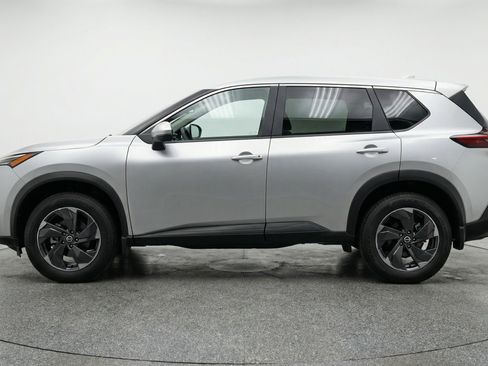 Used 2025 Nissan Rogue SV image 5