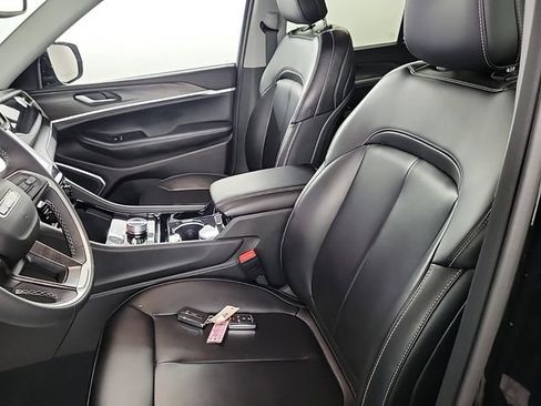 Used 2023 Jeep Grand Cherokee 4WD 4xe image 7