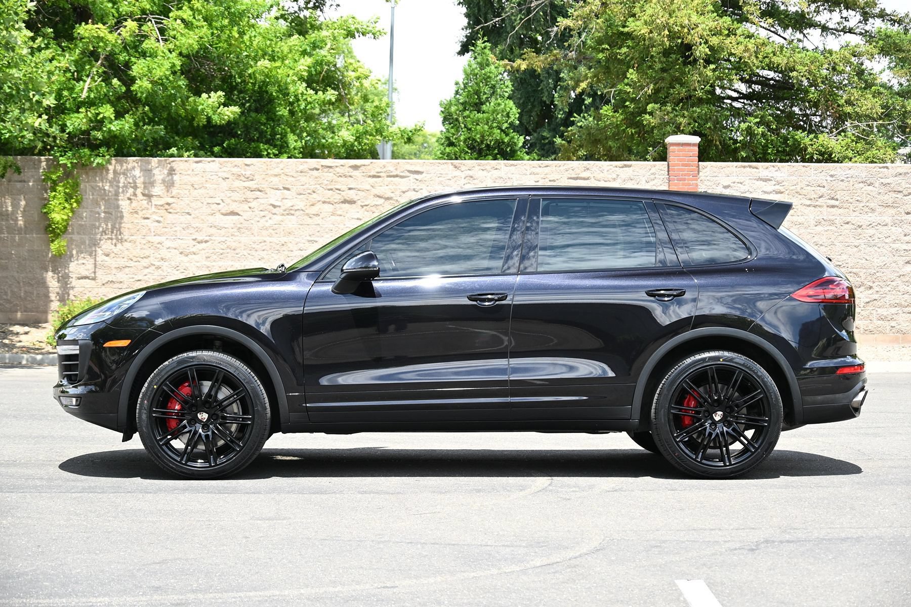 Used 2015 Porsche Cayenne Turbo AWD/4WD image 8
