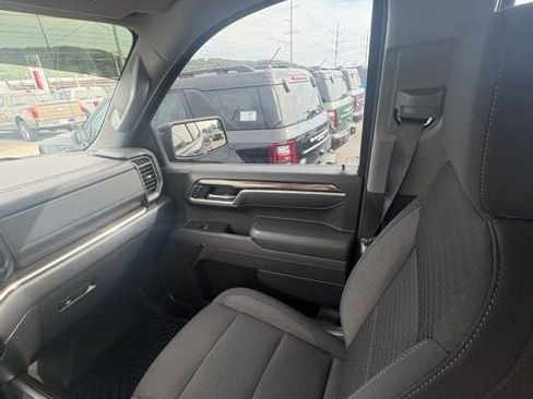 Used 2025 Chevrolet Silverado 1500 RST AWD/4WD image 16