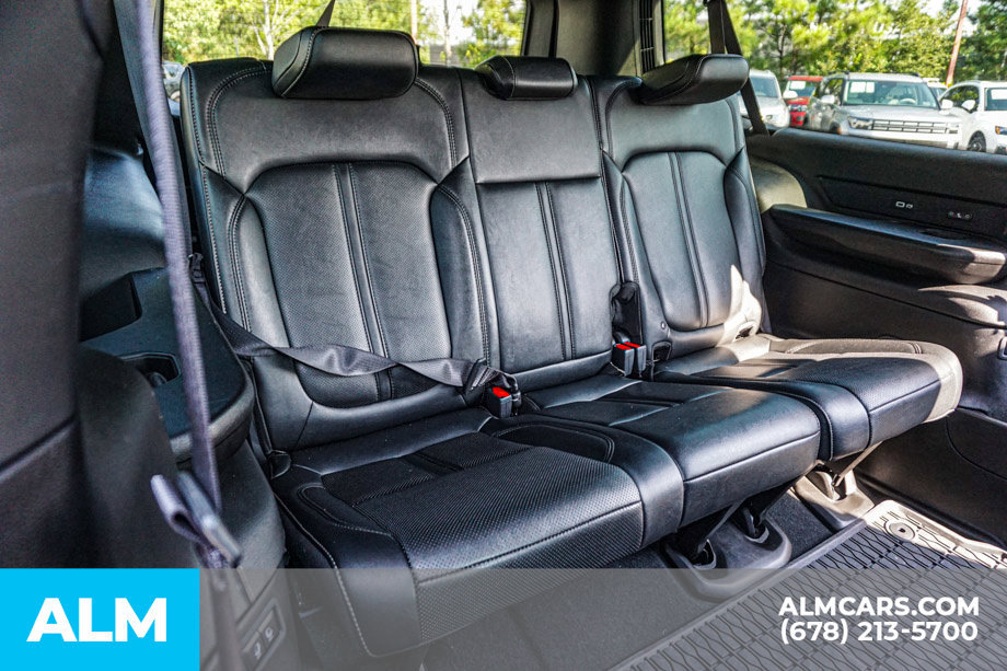 Used 2024 Jeep Wagoneer L Series II w/ Flexible Seating Group RWD image 21
