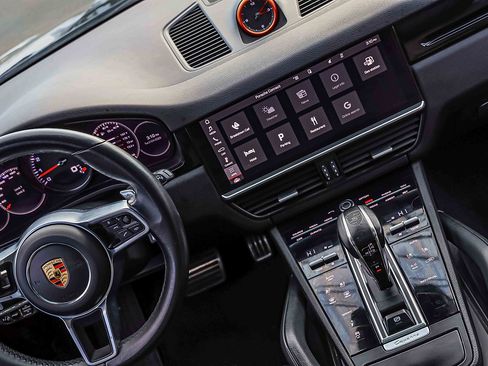 Used 2021 Porsche Cayenne S image 20