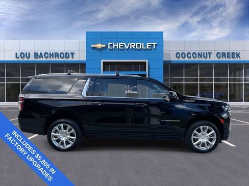 Used 2024 Chevrolet Suburban High Country AWD/4WD image 9