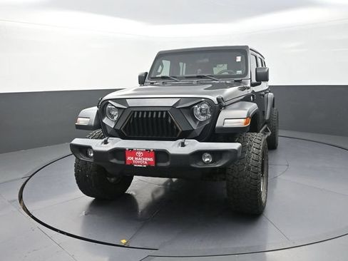 Used 2018 Jeep Wrangler Unlimited Sport AWD/4WD image 2