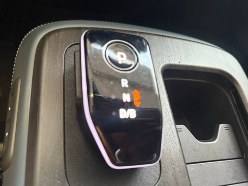 Used 2025 Nissan Ariya Platinum image 16