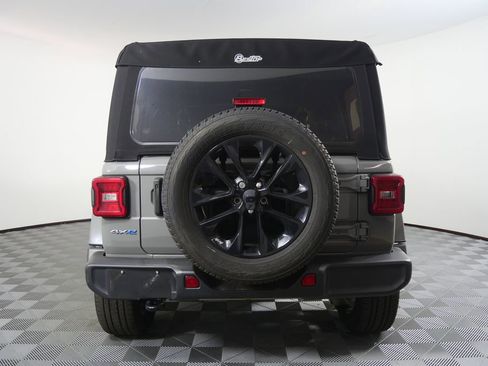Used 2021 Jeep Wrangler Unlimited Sahara image 4