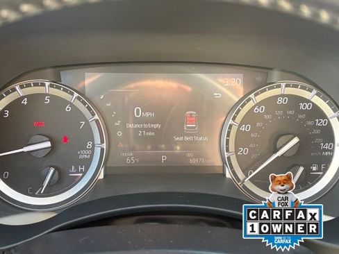 Used 2022 Toyota Highlander XLE image 11