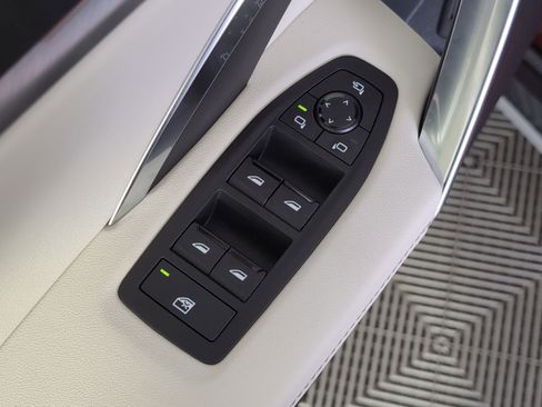 Used 2026 BMW X1 xDrive28i w/ Technology Package image 22