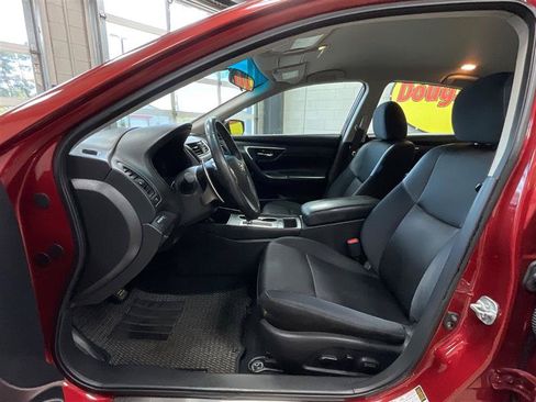 Used 2016 Nissan Altima 2.5 SR FWD image 10