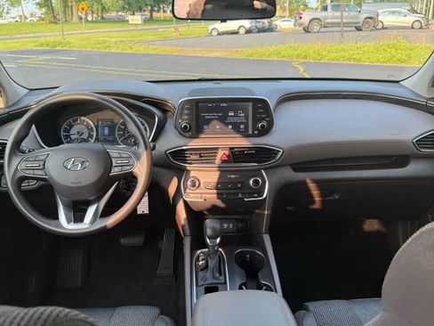 Used 2020 Hyundai Santa Fe SE image 27