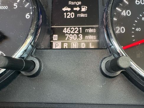 Used 2011 Nissan Rogue SV FWD image 57