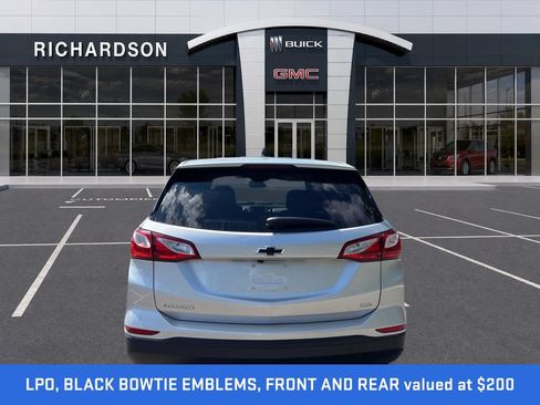Used 2021 Chevrolet Equinox LS w/ LS Convenience Package AWD/4WD image 4