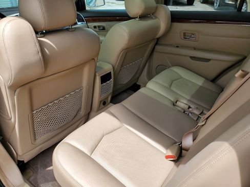 Used 2009 Cadillac SRX 2WD w/ Third Row Seating Package image 24