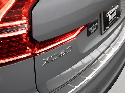 Certified 2024 Volvo XC60 T8 Ultimate w/ Protection Package Premier image 28