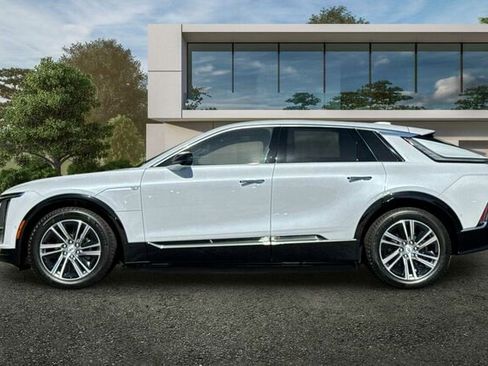 New 2026 Cadillac Lyriq Premium Luxury image 7
