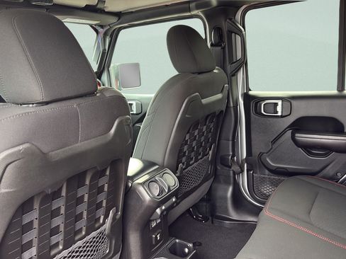 Used 2018 Jeep Wrangler Unlimited Rubicon AWD/4WD image 24