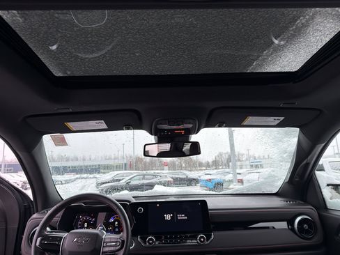 Used 2024 Chevrolet Colorado Z71 w/ Z71 Convenience Package 2 image 29