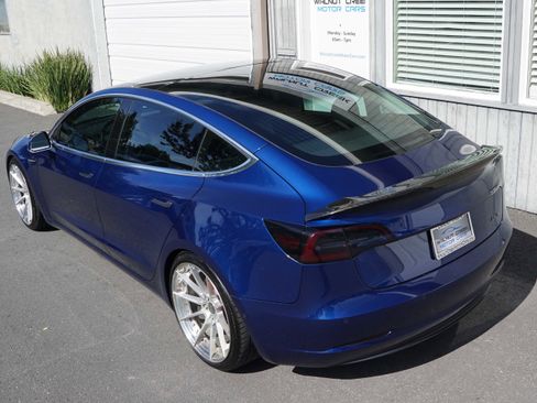 Used 2020 Tesla Model 3 Performance AWD/4WD image 17