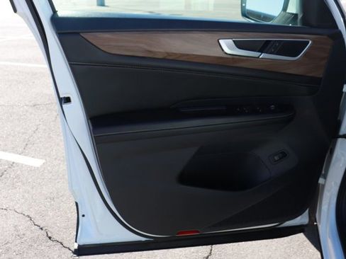 Used 2024 Volkswagen Atlas SE image 9