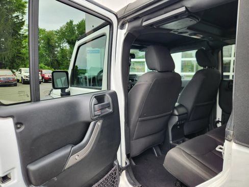 Used 2017 Jeep Wrangler Unlimited Sport w/ Quick Order Package 24S AWD/4WD image 33