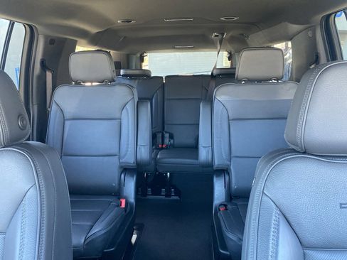 Used 2025 GMC Yukon XL Denali image 33