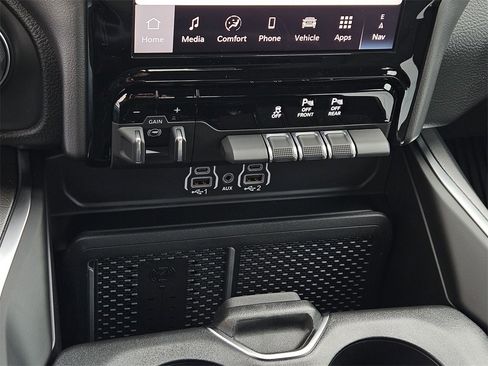 New 2026 RAM 1500 4x4 Crew Cab image 19