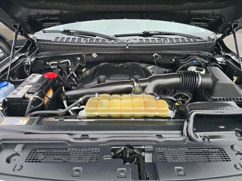 Used 2019 Ford Expedition Limited w/ Equipment Group 301A image 27