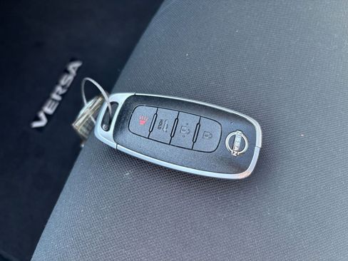 Used 2025 Nissan Versa SV FWD image 18