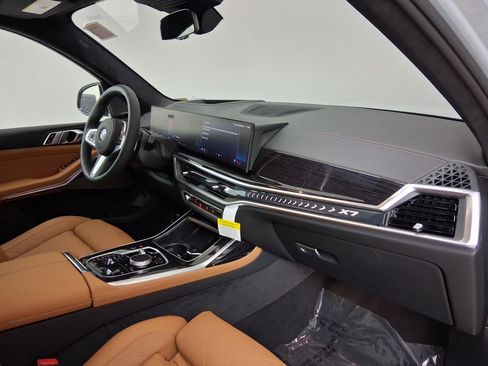 New 2026 BMW X7 xDrive40i w/ M Sport Package AWD/4WD image 30