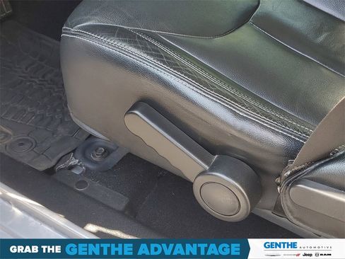 Used 2016 Jeep Wrangler Unlimited Sahara w/ Connectivity Group image 10