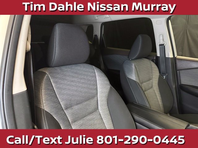 Used 2023 Nissan Rogue SV AWD/4WD image 16