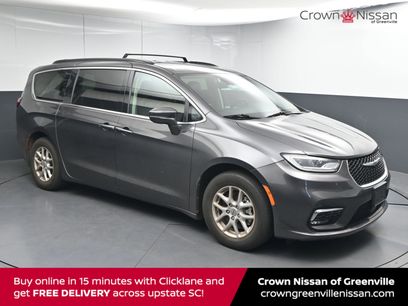 Used 2022 Chrysler Pacifica Touring-L