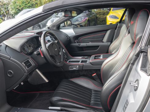 Used 2016 Aston Martin DB9 GT image 12