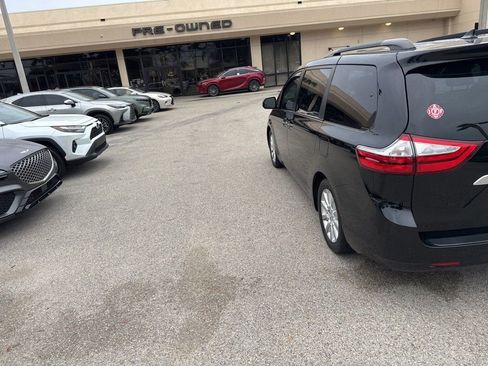 Used 2016 Toyota Sienna Limited Premium image 8