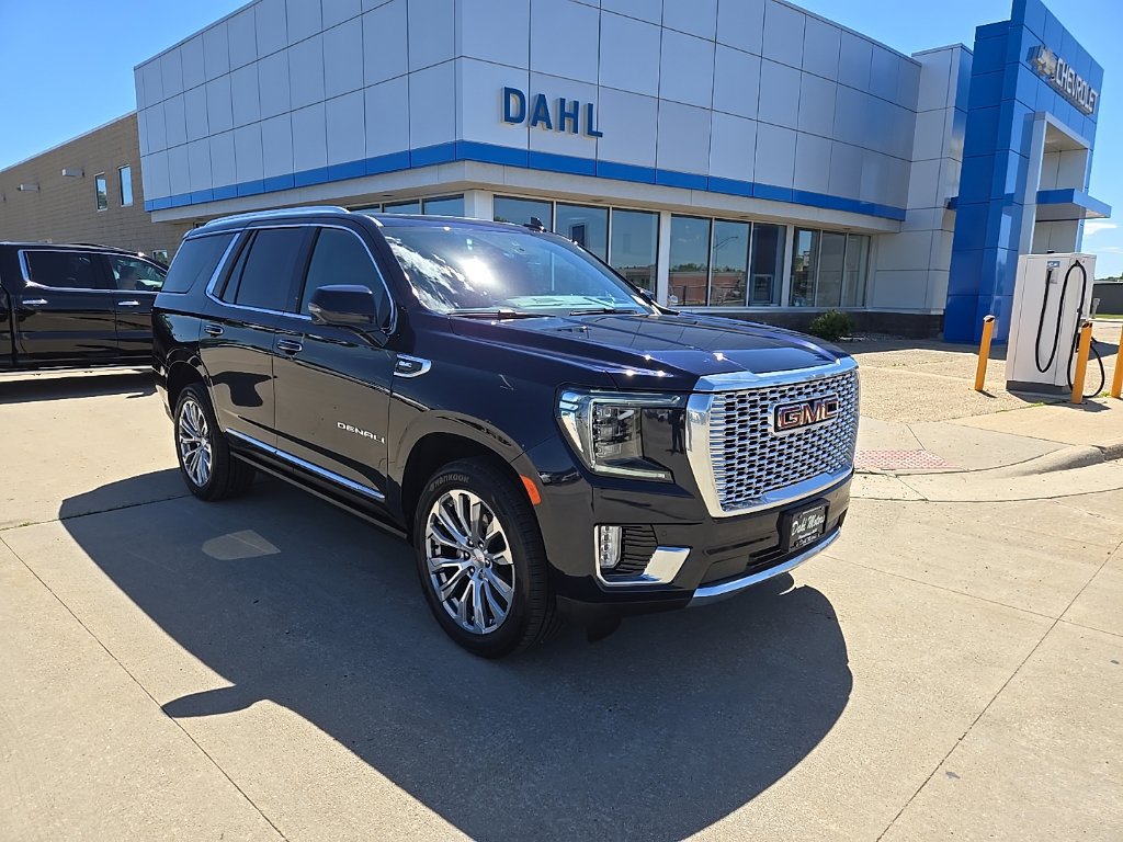 Used 2022 GMC Yukon Denali AWD/4WD image 2