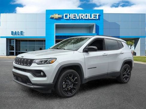 Used 2026 Jeep Compass Latitude AWD/4WD image 7